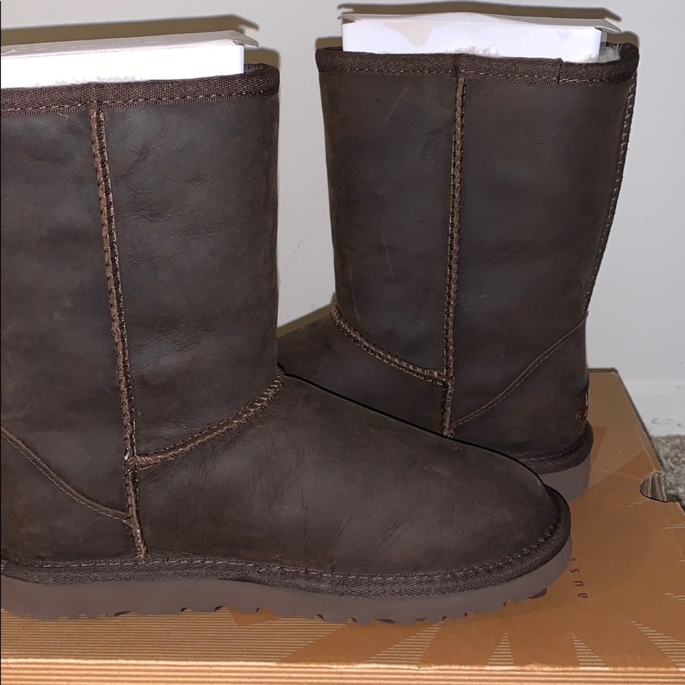 Ugh Women's Classic Short Leather